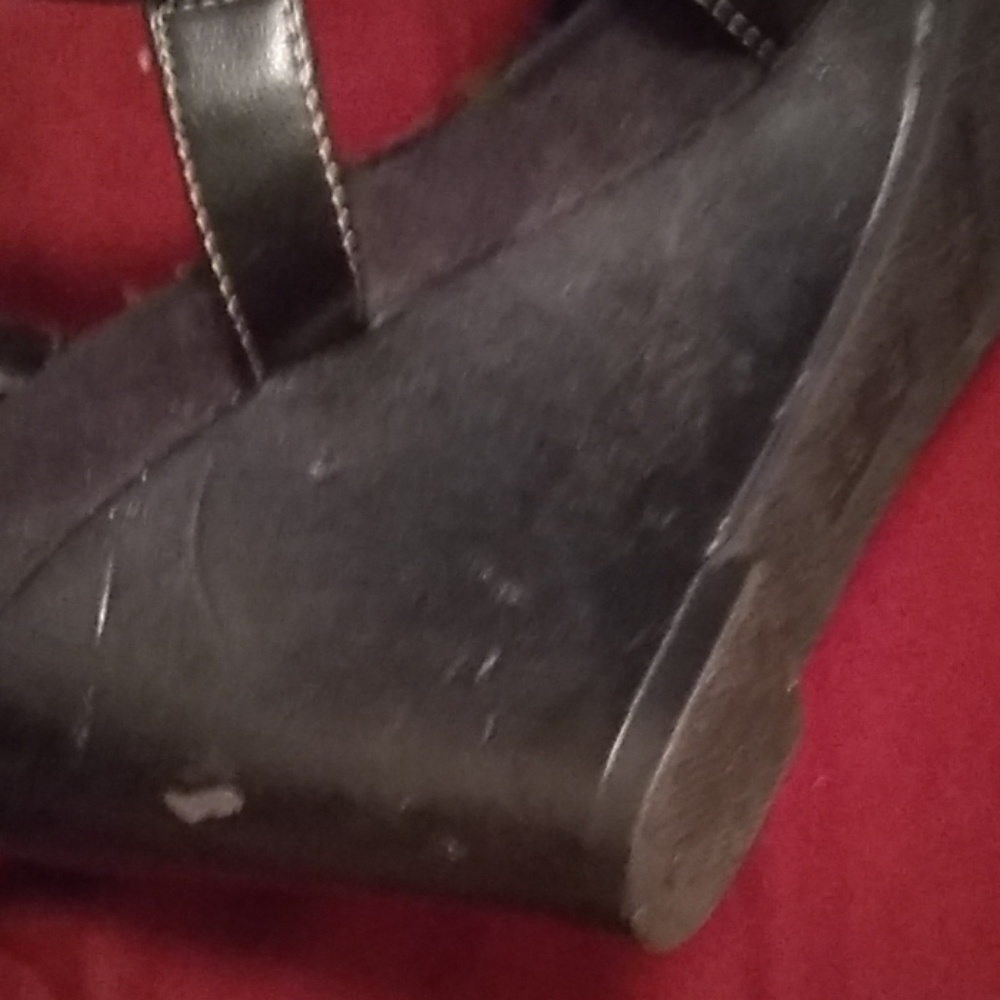 Heels - Picture 4 of 7